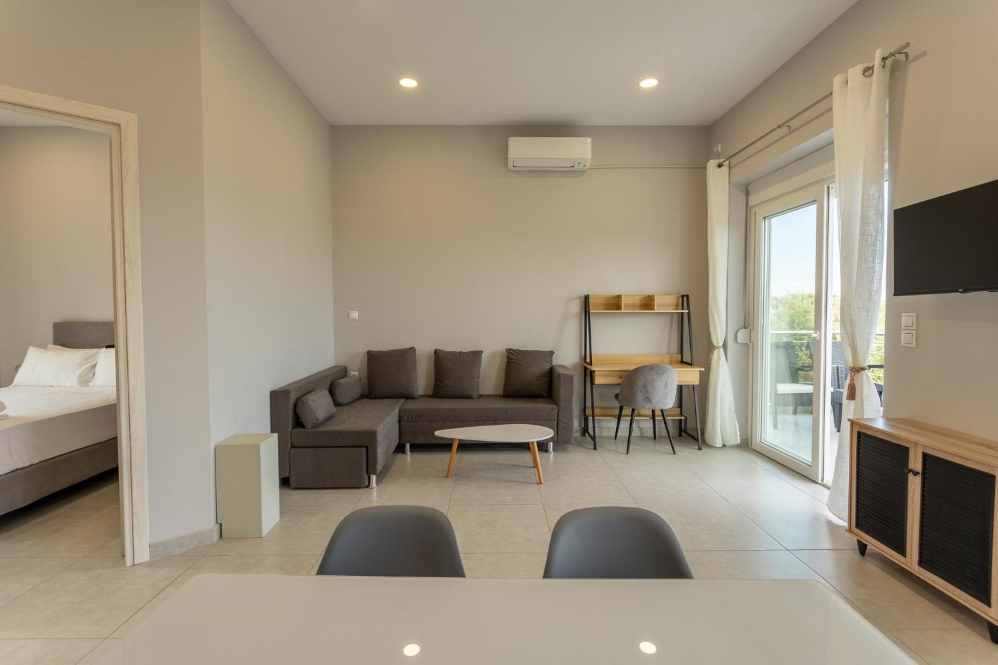 Blue Waves Luxury Suites By The Sea Plomari Exteriér fotografie