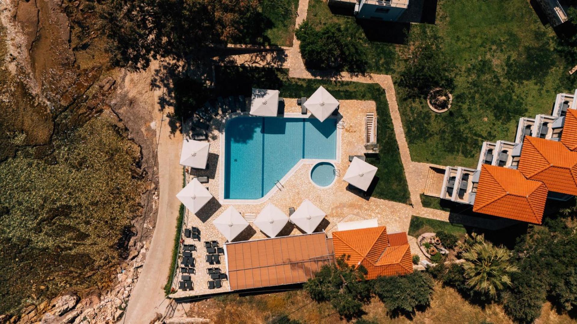 Blue Waves Luxury Suites By The Sea Plomari Exteriér fotografie