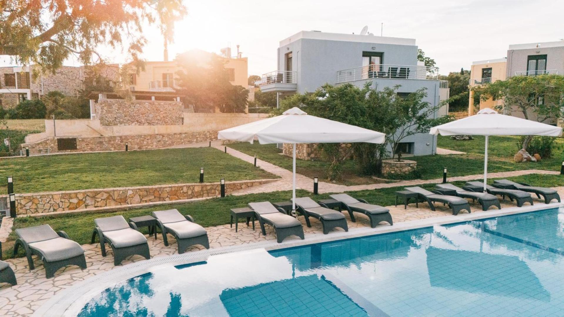 Blue Waves Luxury Suites By The Sea Plomari Exteriér fotografie