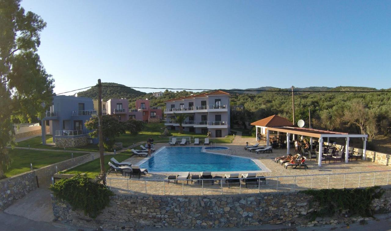 Blue Waves Luxury Suites By The Sea Plomari Exteriér fotografie